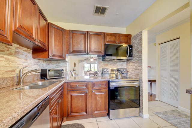 219 Lake Meryl Drive (24)
