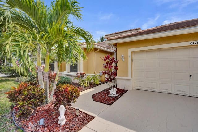 6171 Shadow Tree - 27