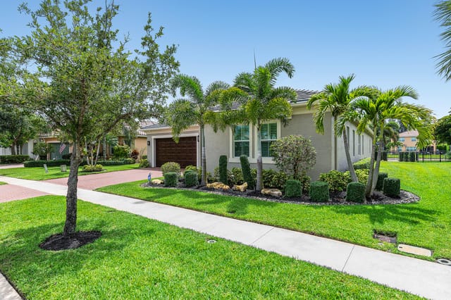 001-2521VicaraCourt-WestPalmBeach-FL-334
