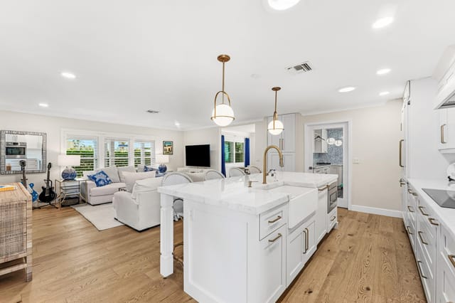 019-541LighthouseDrive-NorthPalmBeach-FL