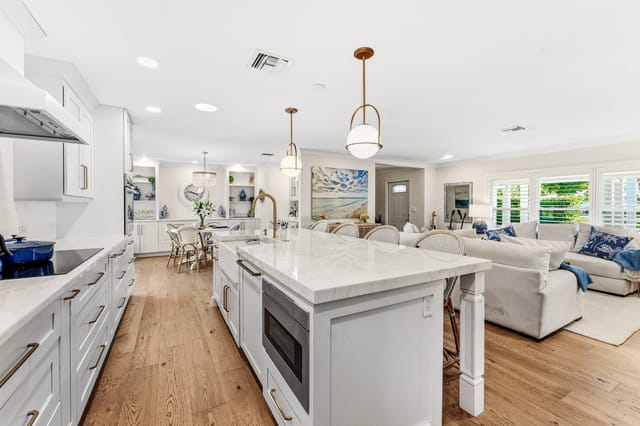 014-541LighthouseDrive-NorthPalmBeach-FL