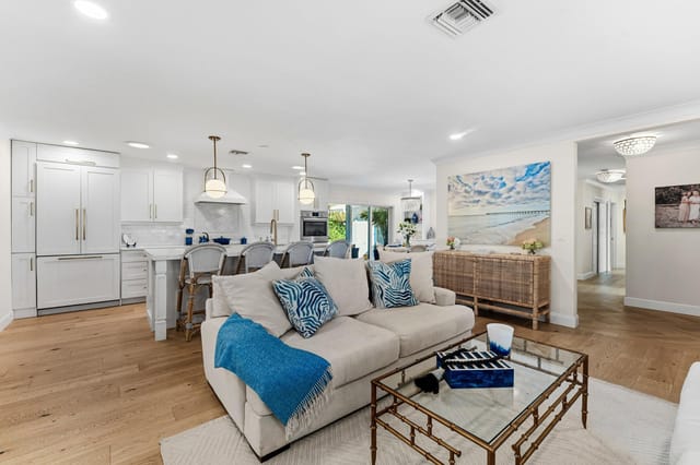 011-541LighthouseDrive-NorthPalmBeach-FL