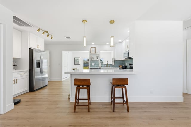 Eat-in Kitchen