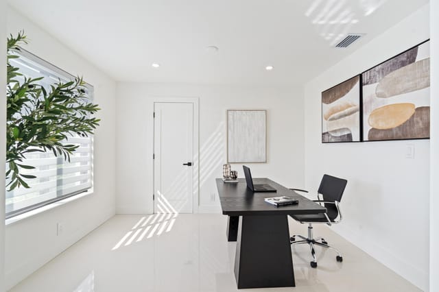 17-333 Alhambra Place WPB, FL-104