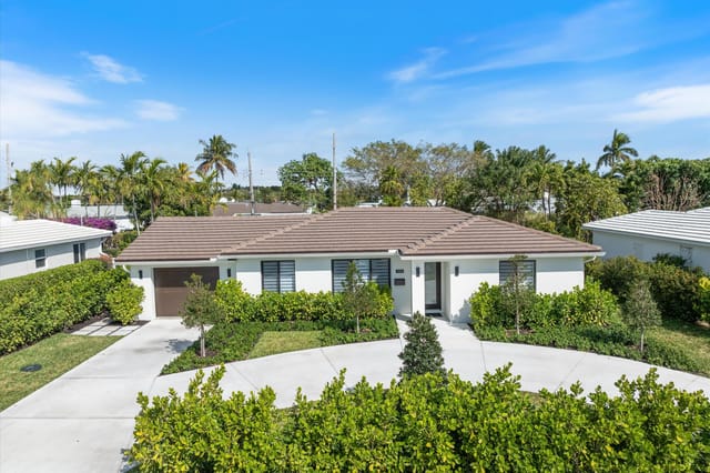 01-333 Alhambra Place WPB, FL-900