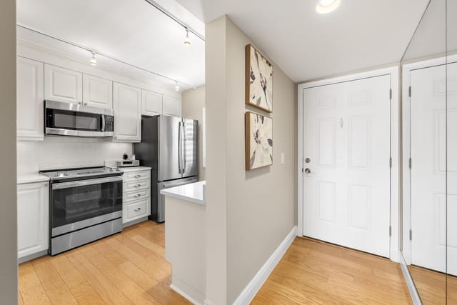 1301 Seafarer Cir 405-1