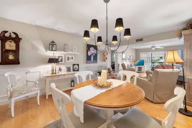 1301 Seafarer Cir 405-6