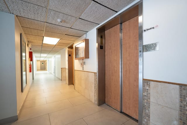 22.Elevator