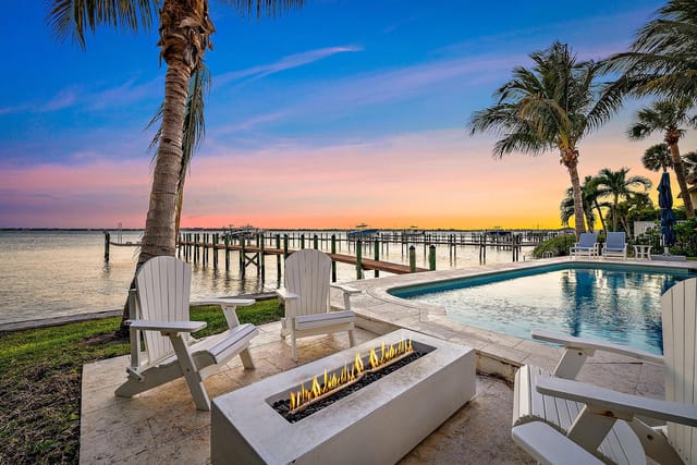 4230 NE Joes Point Rd-42