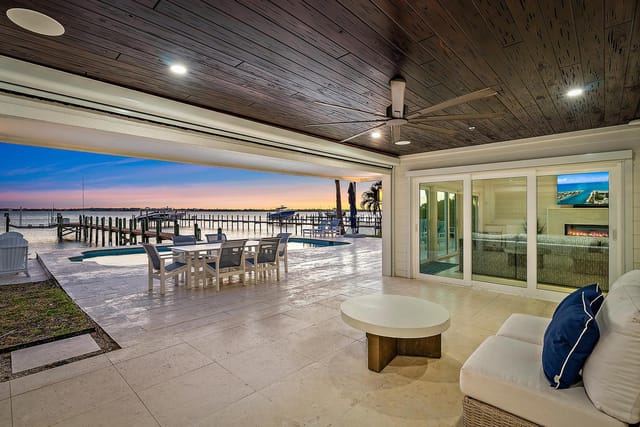 4230 NE Joes Point Rd-45