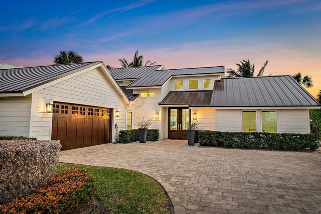 4230 NE Joes Point Rd-46