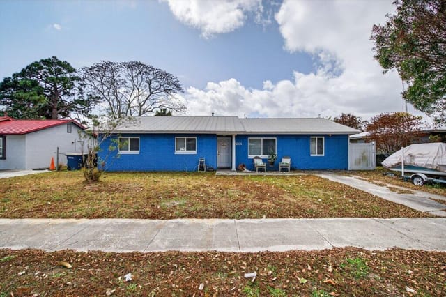 Front Exterior.jpg-SMALL