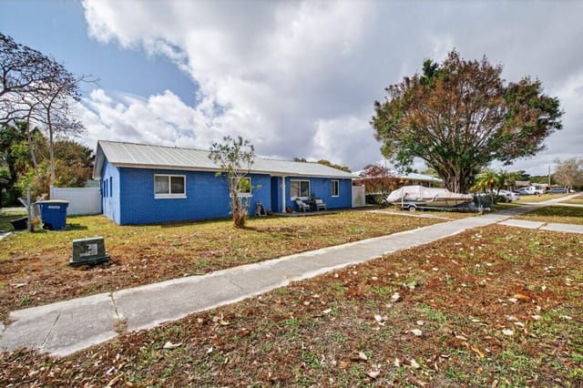 Front Exterior R.jpg-SMALL