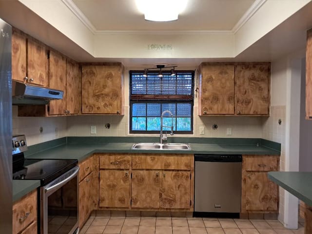 kitchen b
