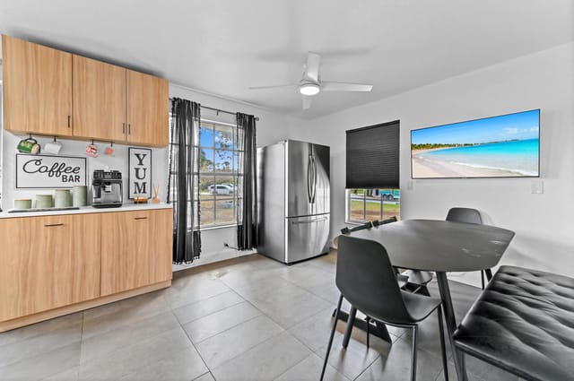 14 Dining Room 02