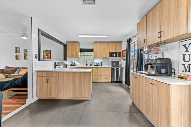 15 Kitchen 01