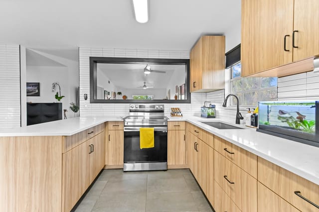 16 Kitchen 02