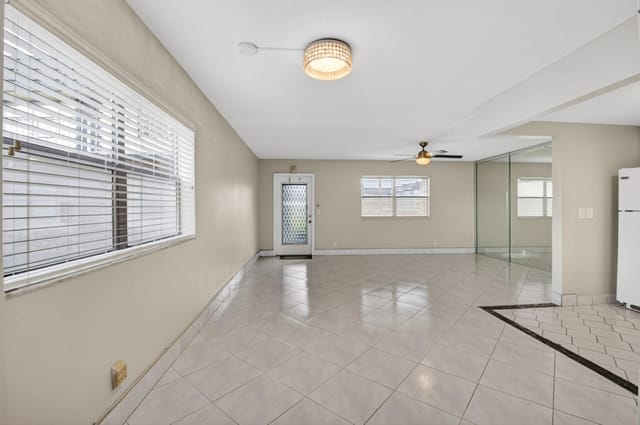 DINING / LIVING ROOM