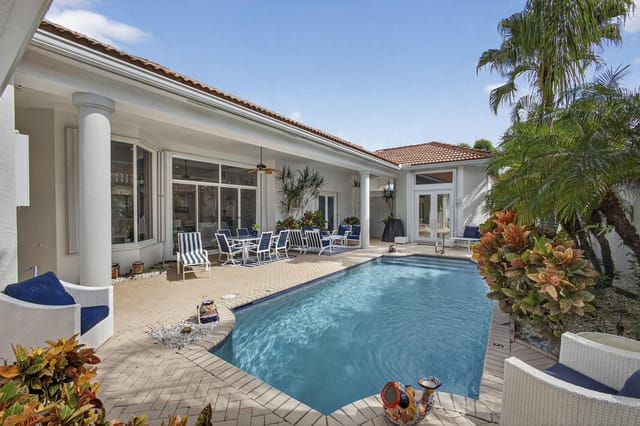 Pool & Covered Patio