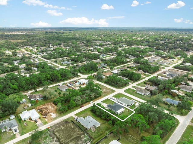9225-103rd-Ct-HigMedia-006-1280
