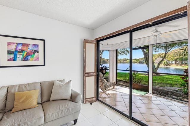 010-5380CedarLakeDrive-102-BoyntonBeach-