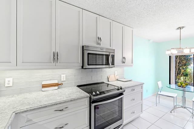 013-5380CedarLakeDrive-102-BoyntonBeach-