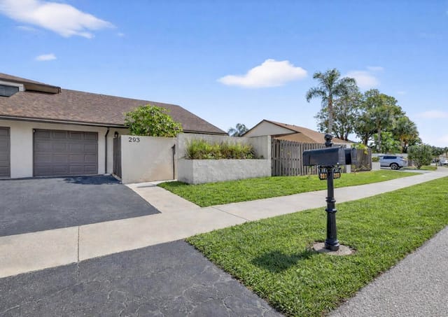 Front - 293 SW 28th Ave. Delray Beach