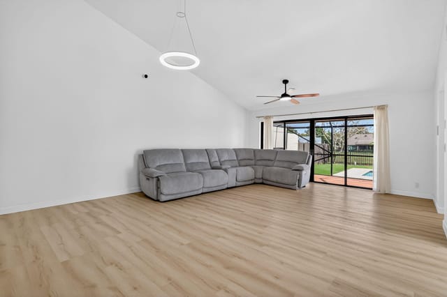 Living Room : Dining Room - 293 SW 28