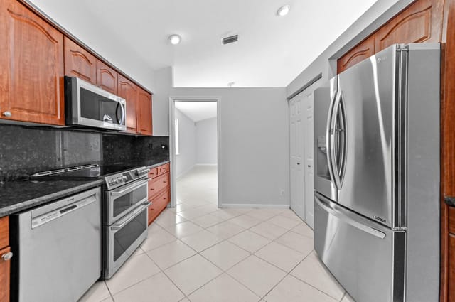 15 Kitchen 01
