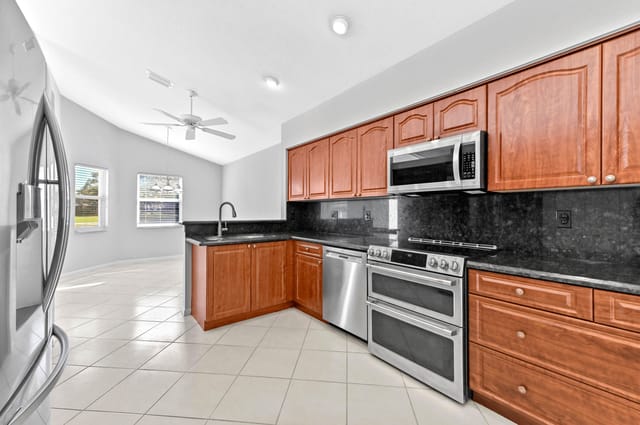 17 Kitchen 03