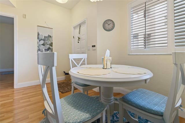 breakfast nook