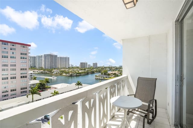 3113 S Ocean Drive 1008, Hallandale Beach, FL 33009