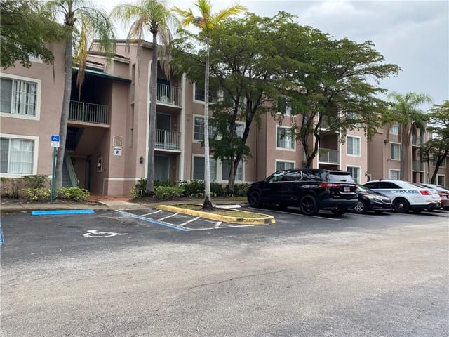 12112 Saint Andrews Place 205, Miramar, FL 33025