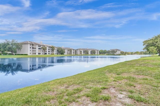 9440 Poinciana Place 101, Davie, FL 33324