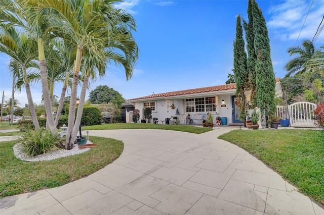 7680 NW 14th Street, Pembroke Pines, FL 33024