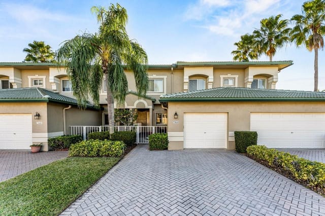 7832 E Exeter Boulevard 102, Tamarac, FL 33321