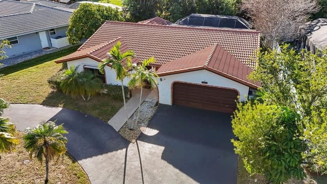 1060 NW 82nd Avenue, Coral Springs, FL 33071