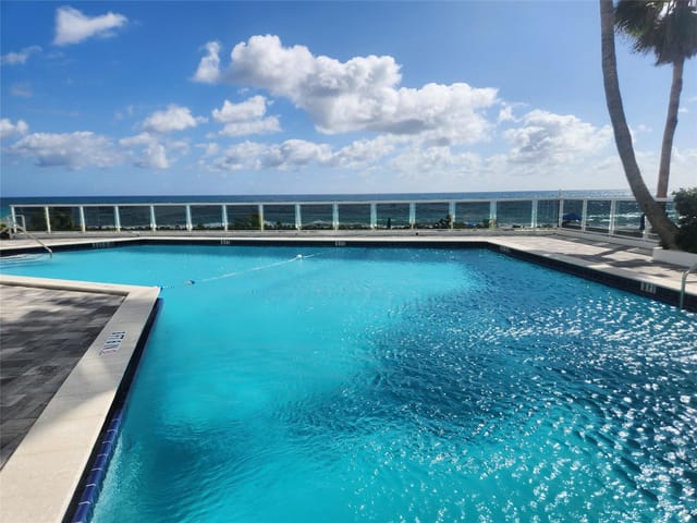 pool---On-on the sand!!