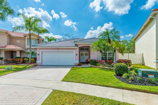 98 Gables Boulevard, Weston, FL 33326