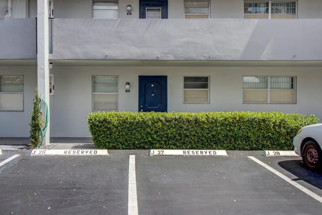 7797 Golf Circle Drive 103, Margate, FL 33063