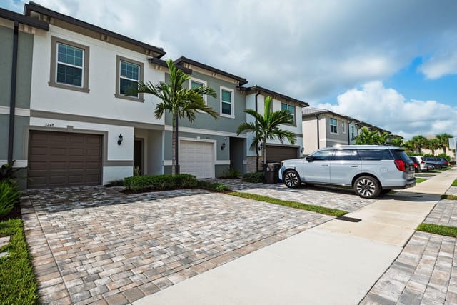 3248 Watercress Drive, Lauderdale Lakes, FL 33311