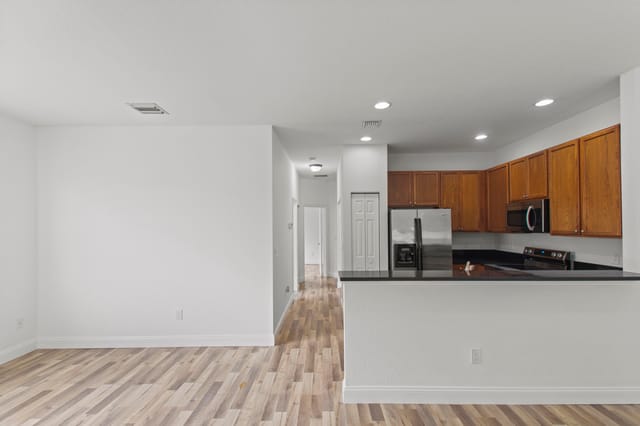 0G1A1020.JPG.PARTIAL LIVINGROOM.KITCHEN.