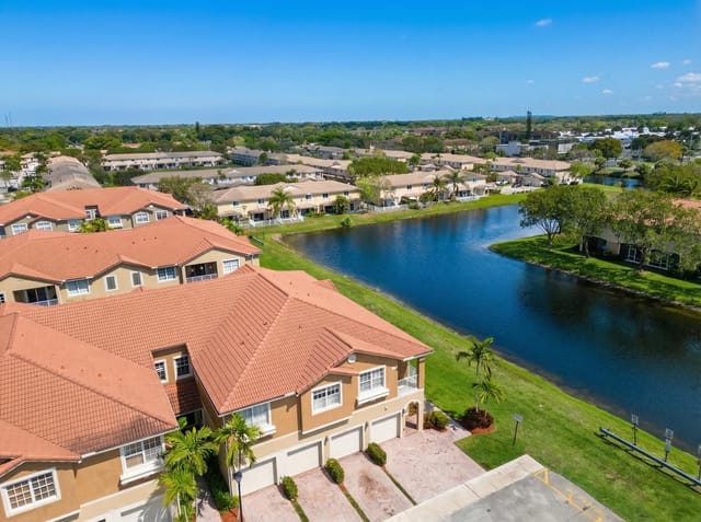 9051 Plymouth Place 20203, Tamarac, FL 33321