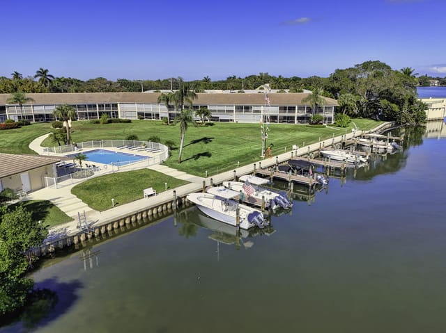 478 Tequesta Drive 205, Tequesta, FL 33469