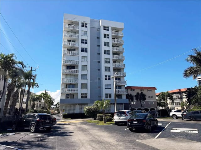 3113 S Ocean Drive 504, Hallandale Beach, FL 33009