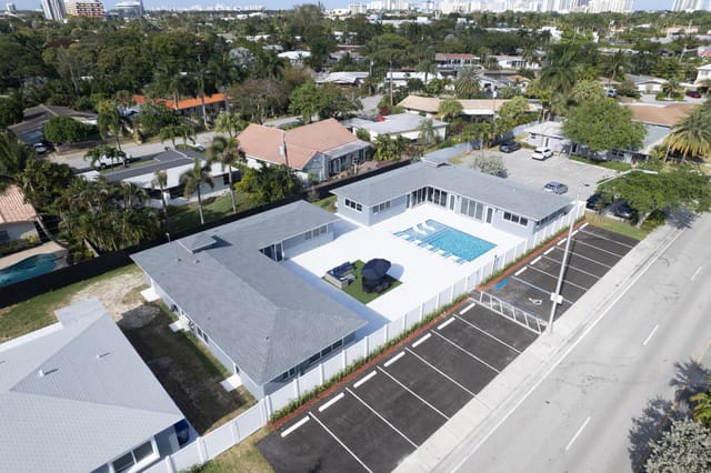 2025 NE 26th Street 1-3, Wilton Manors, FL 33305