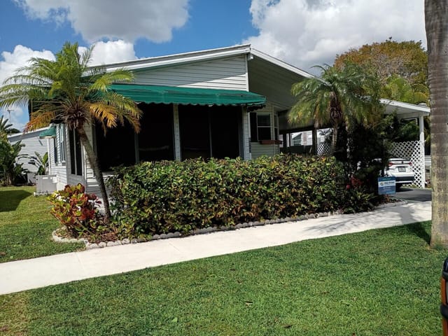 6567 NW 34th Avenue, Coconut Creek, FL 33073