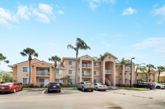 141 SW Palm Drive 306, Port St. Lucie, FL 34986