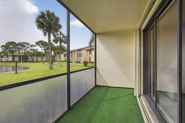 812 Sky Pine Way G1, Greenacres, FL 33415