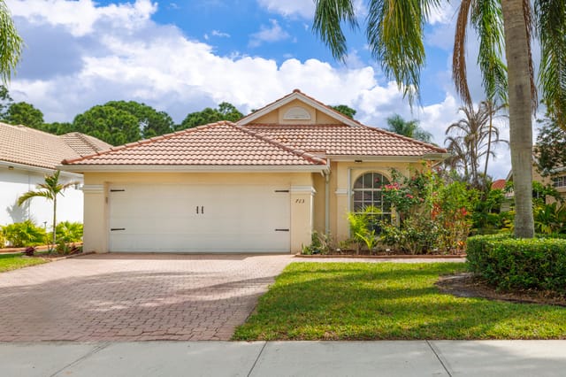 713 SW St Croix Cove, Port St. Lucie, FL 34986
